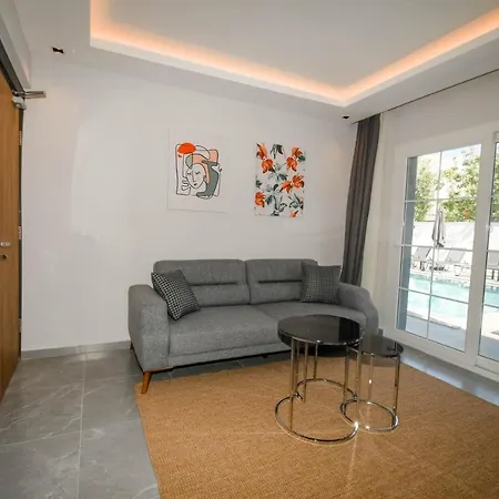 Swan Boutique מלון בודרום