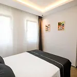 Swan Boutique Hotel *