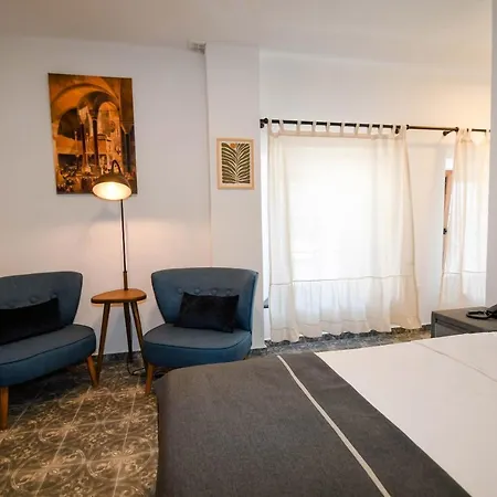 Swan Boutique Hotel *