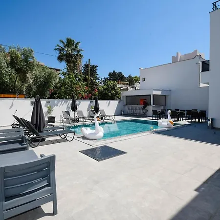 Swan Boutique Hotel *